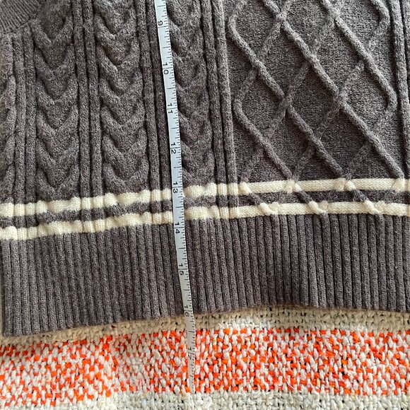 NWOT Cider Brown Contrast Cable Knit Sweater Vest Teddy Bear Logo - Picture 8 of 9